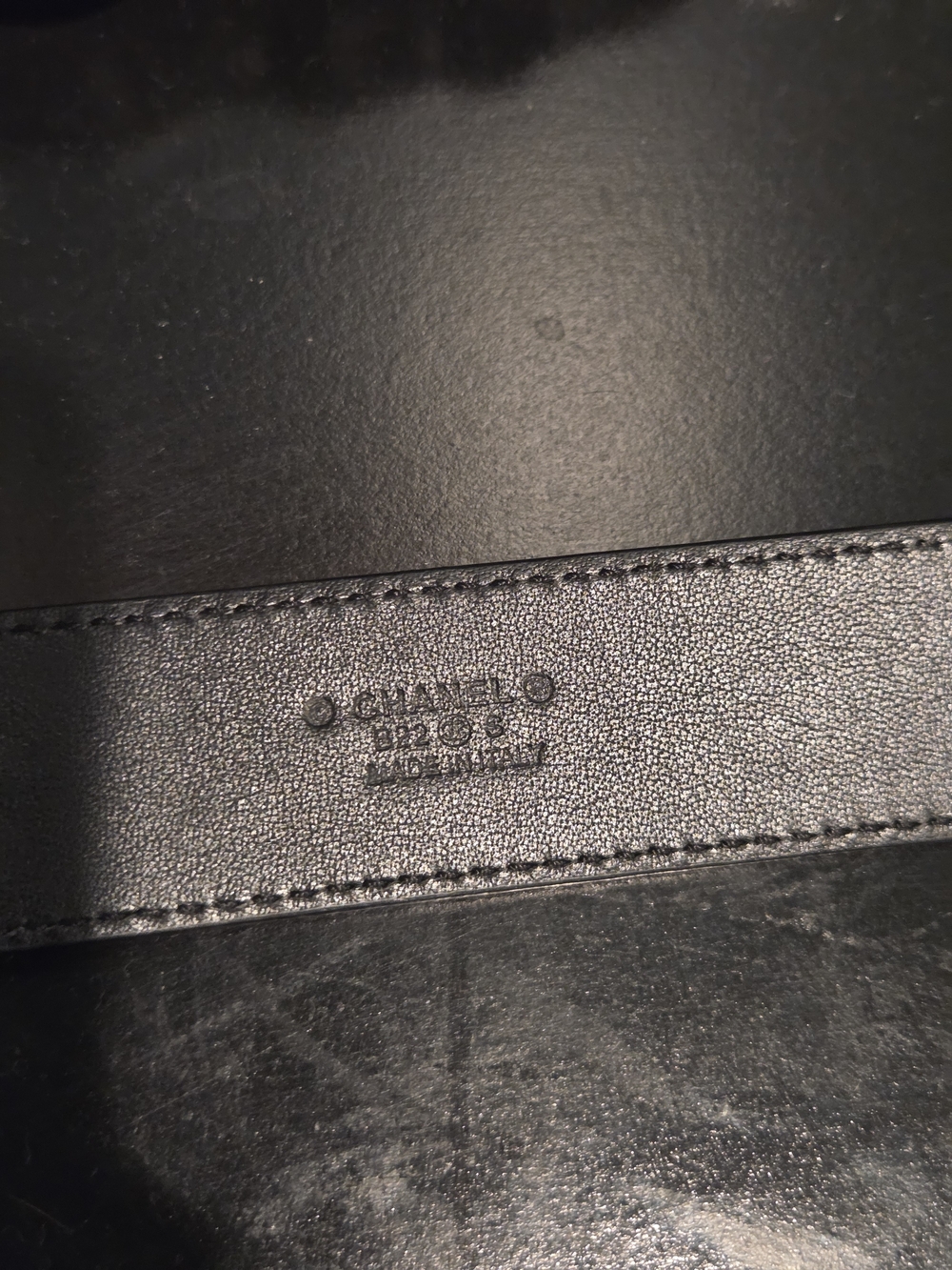 CHANEL Black Leather Belt with Gold Interlocking CC Buckle - Picture 5 of 7